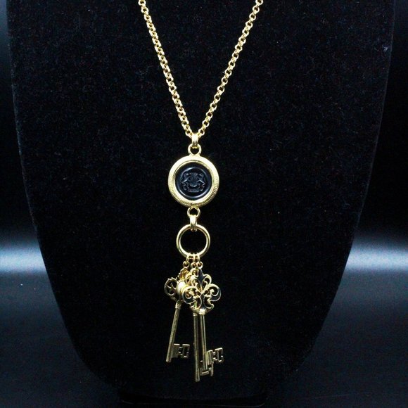 Joan Rivers Contemporary Multi Keys Intaglio Pendant Signet Etruscan Style Neckl - Picture 4 of 14